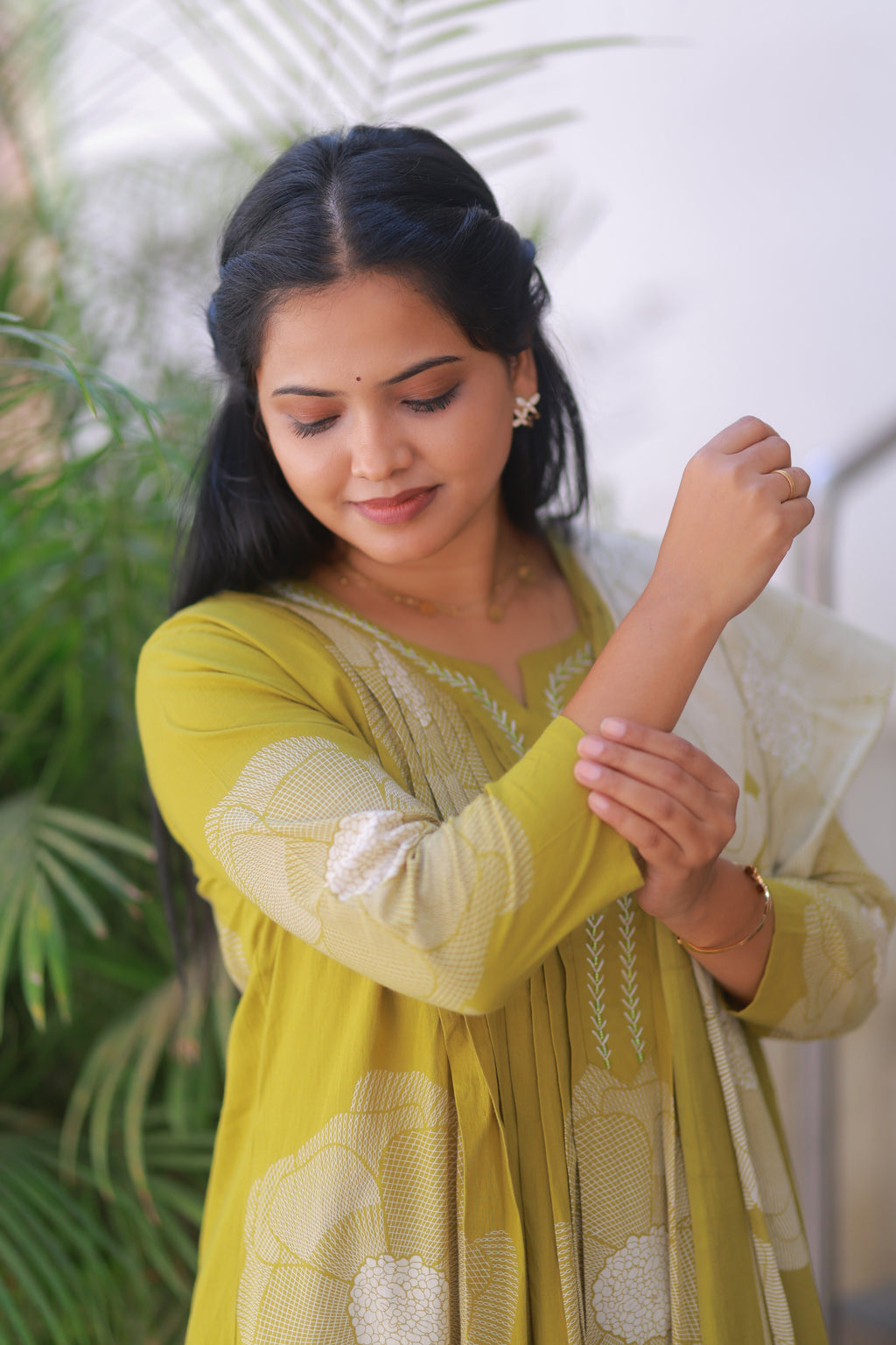 AURA ANARKALI
