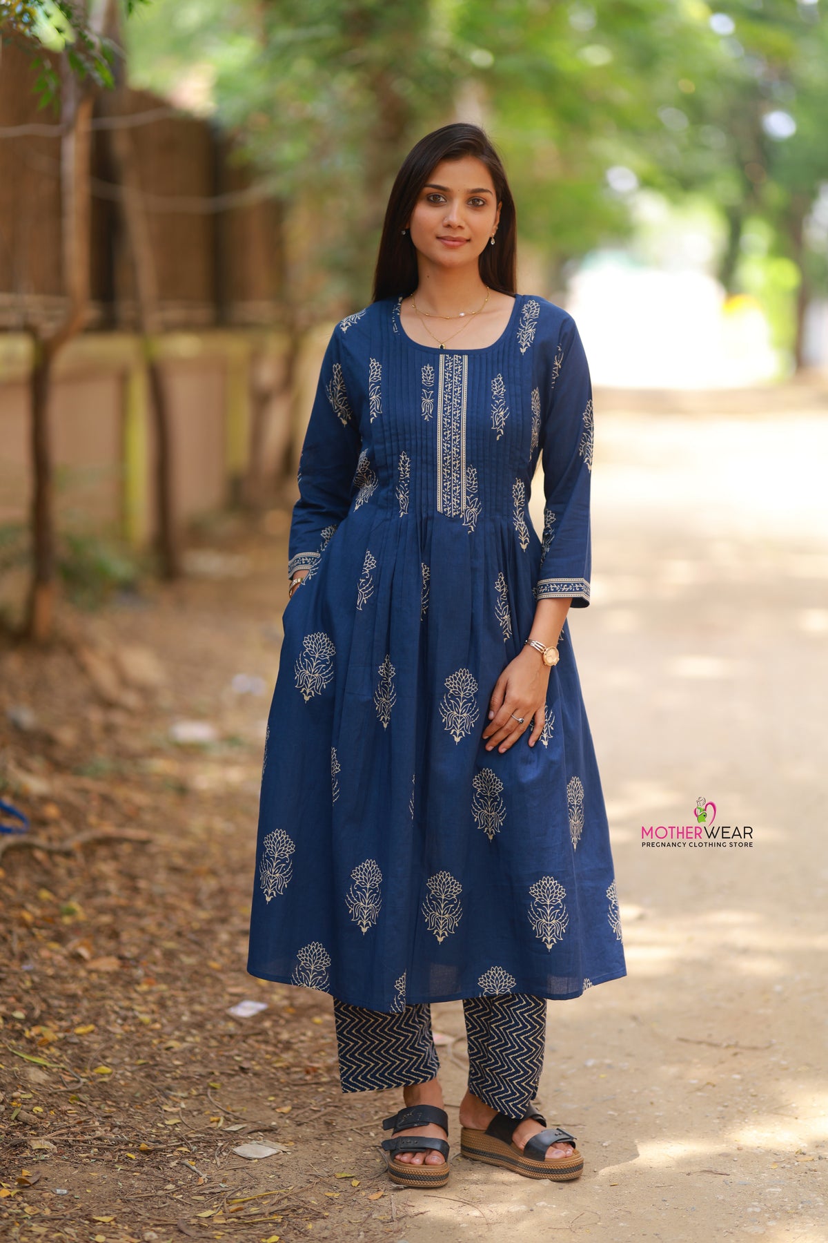 ROYAL BLUE ELEGANCE