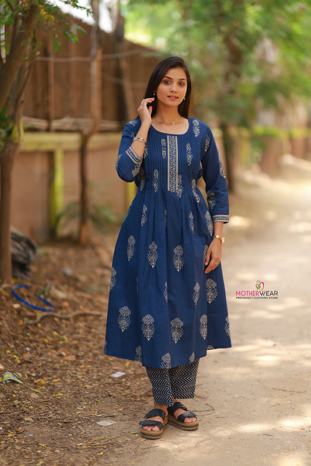 ROYAL BLUE ELEGANCE