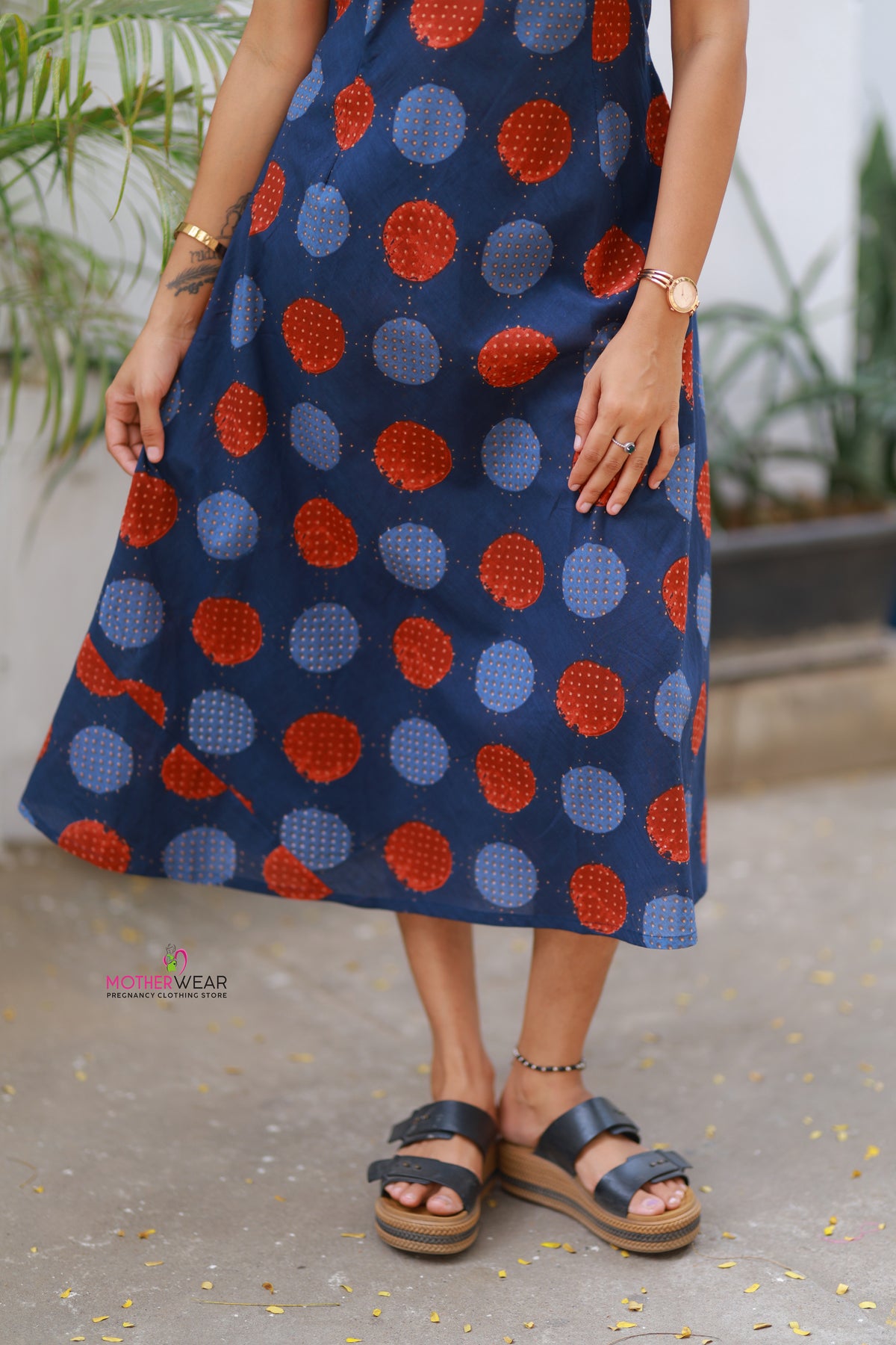 NAVY BLUE AND TERRA COTA